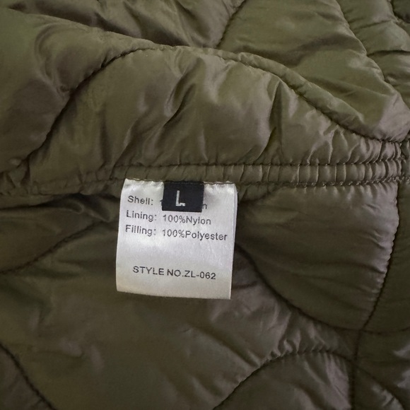 Green cropped utility puffer jacket - Picture 4 of 7